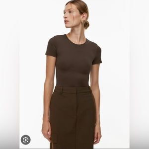 EUC Aritzia Babaton Crew hip tee large